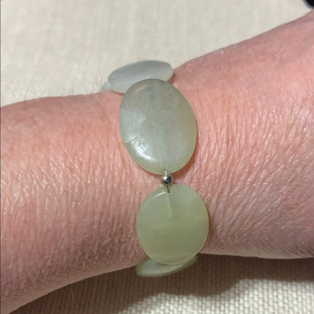 Elegant hand crafted sea green new jade gemstone Bracelet